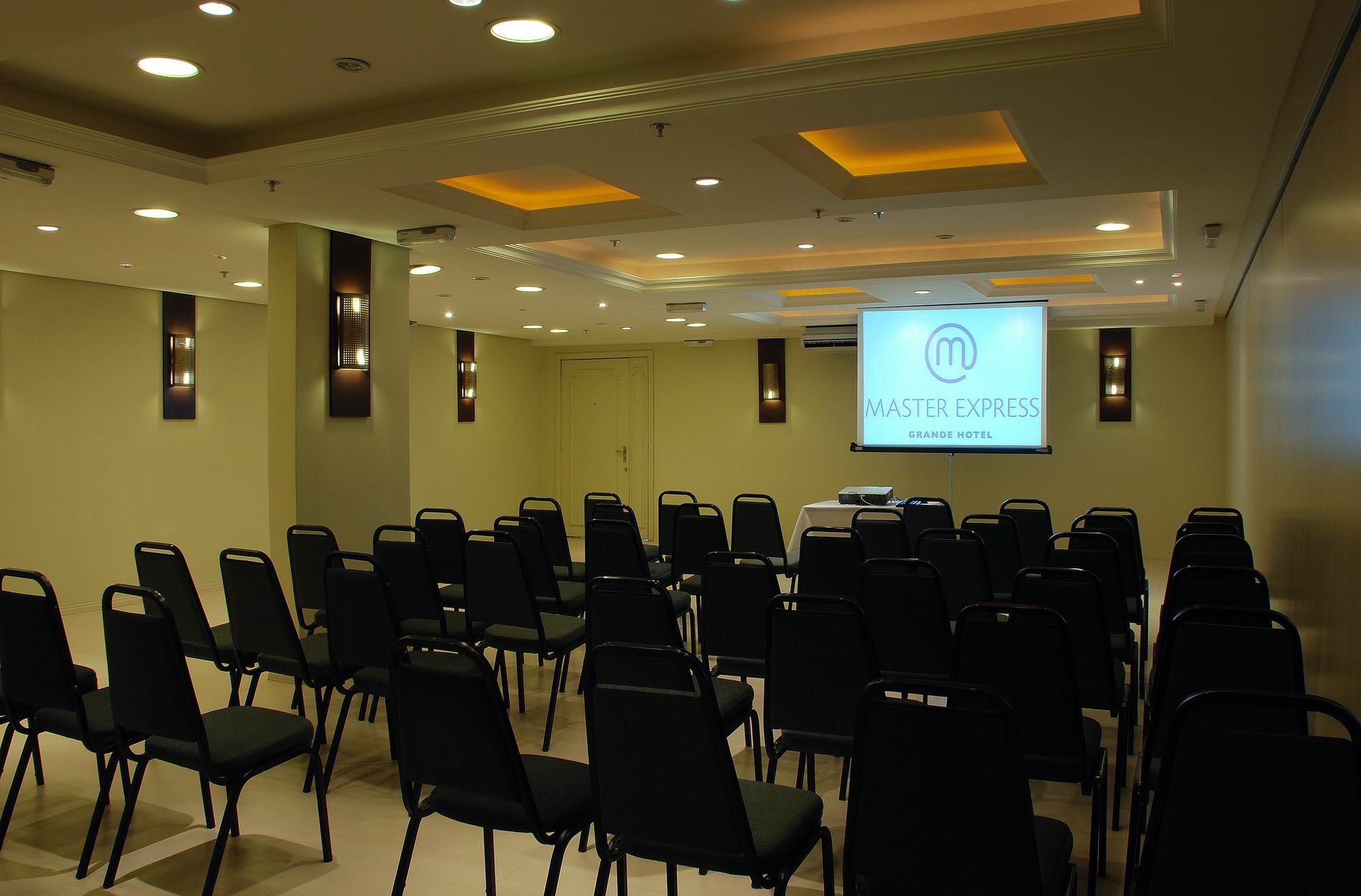 Master Grande Hotel - Proximo Ao Palacio Do Governo ปอร์โตอัลเลเกร ภายนอก รูปภาพ